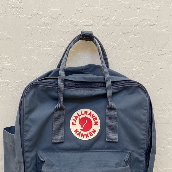 FJALLRAVEN KANKEN GRAPHITE GRAY FULL SIZE BACKPACK - Picture 2 of 10